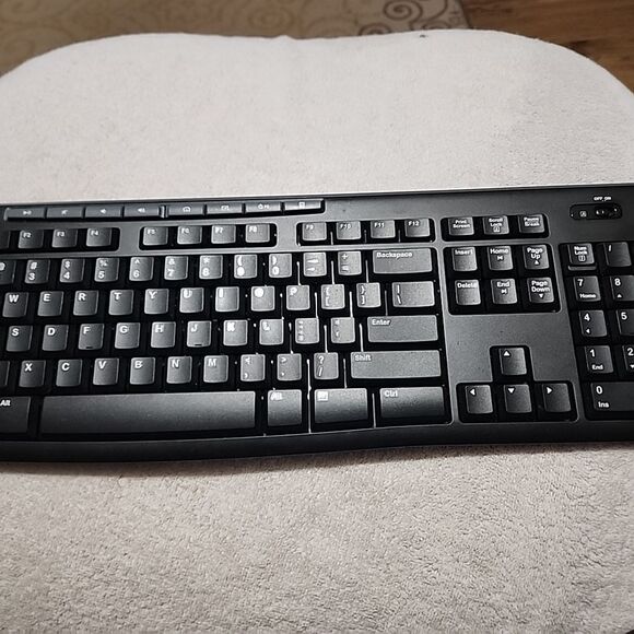 Logitech Wireless Black Keyboard - Picture 1 of 5